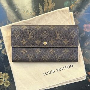 Authentic Louis Vuitton Sarah Wallet (Made in France, 2012)